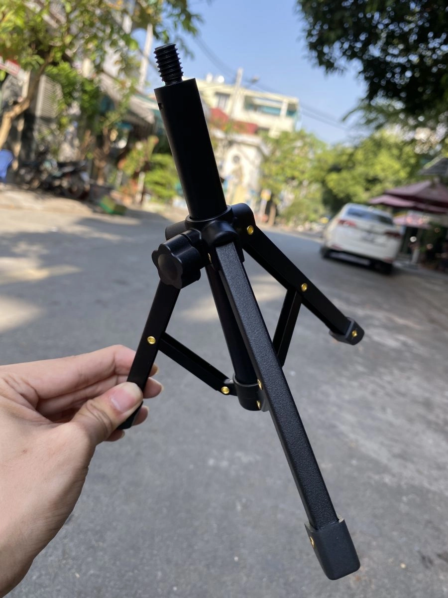 MẠNH TIẾN GIÁ SỈ