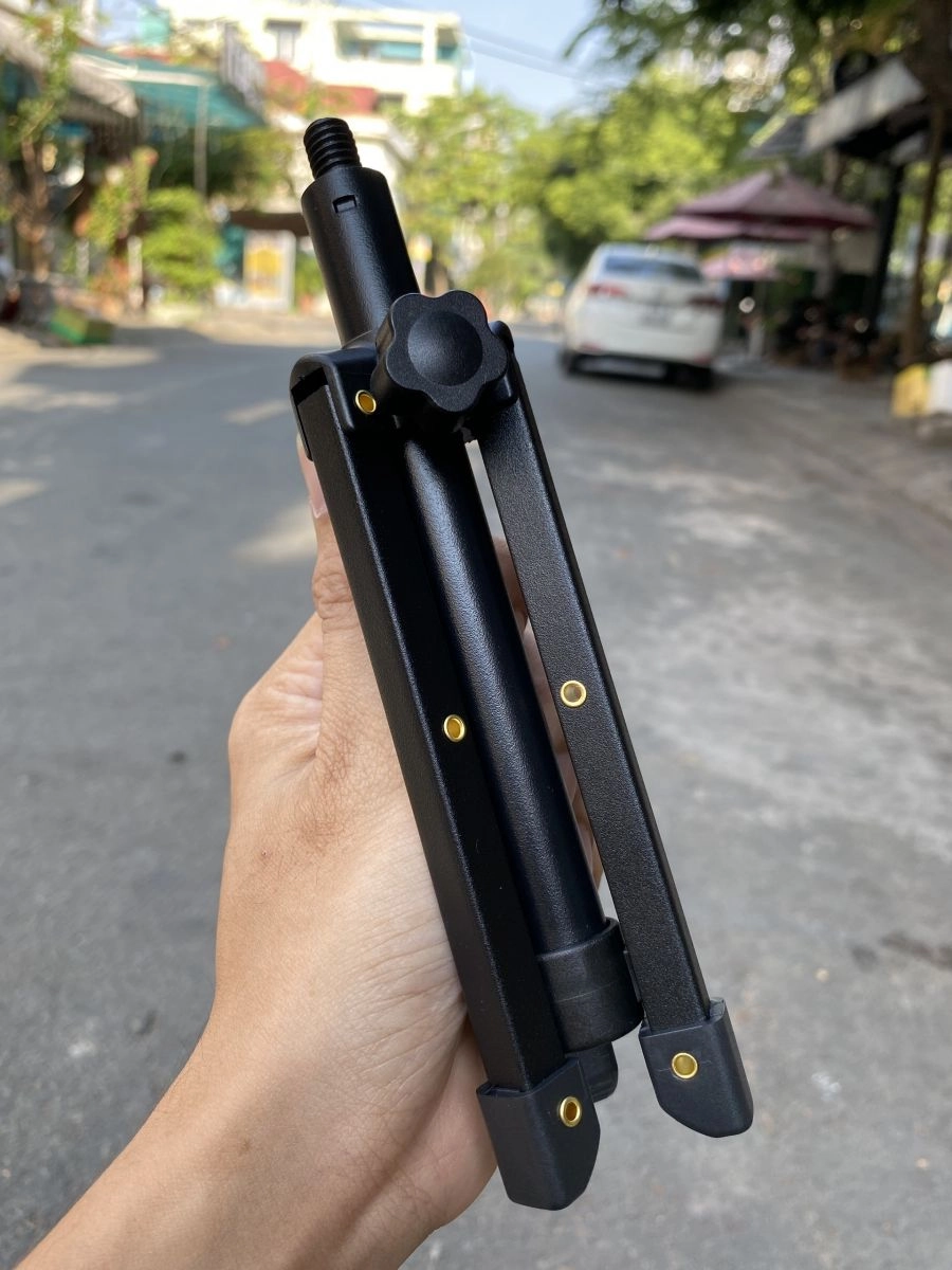 MẠNH TIẾN GIÁ SỈ