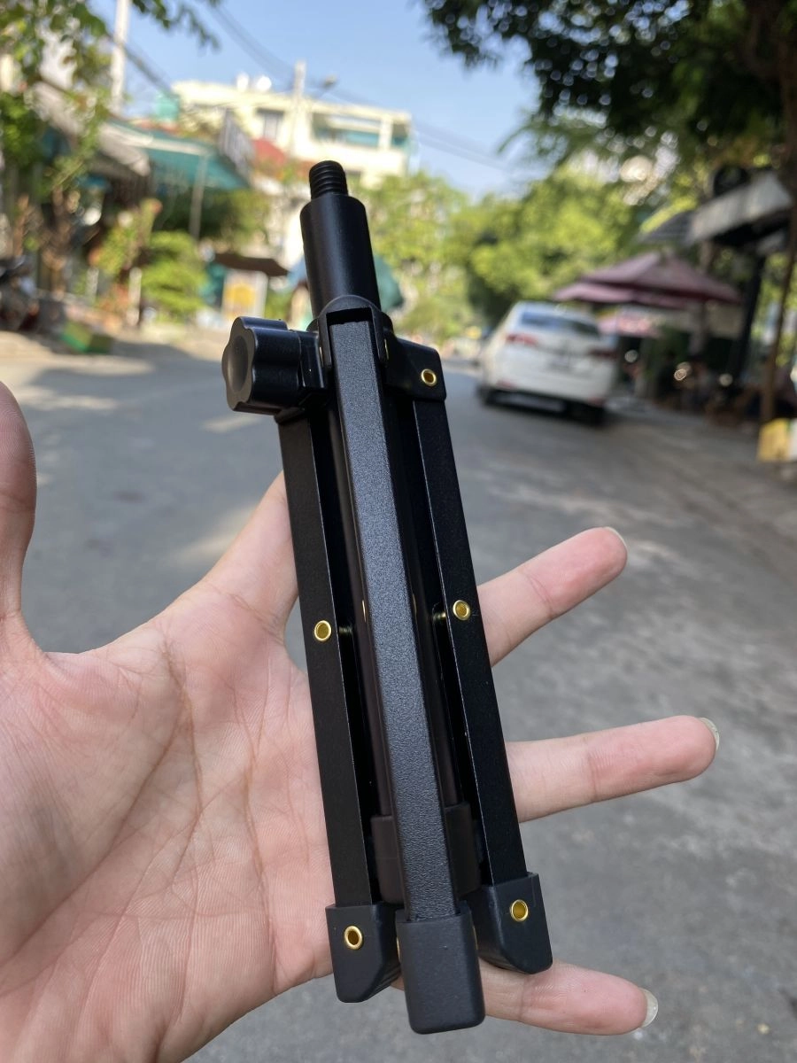 MẠNH TIẾN GIÁ SỈ